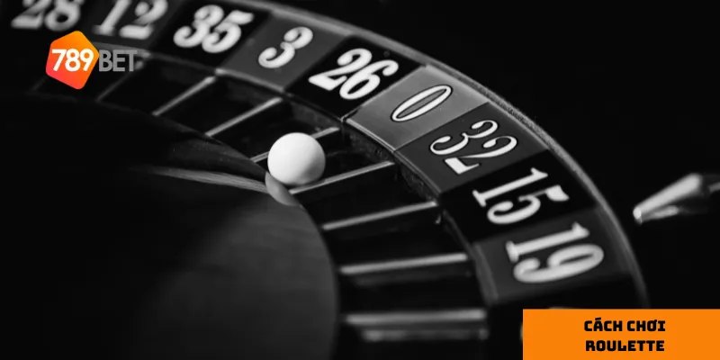 Bàn quay được chia thành các ô số và màu sắc khác nhau.