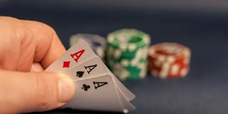 Hướng dẫn toàn bộ luật chơi Liêng cho người mới